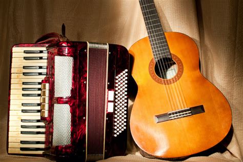 what is tejano music and how does it reflect the cultural identity of its creators?